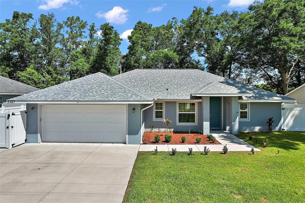 8387 SE 155th Pl in Summerfield, FL - Foto de edificio