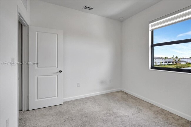 20492 NW 4th Ave in Miami, FL - Building Photo - Building Photo