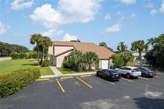 7012 Constitution Blvd in Ft. Myers, FL - Foto de edificio - Building Photo