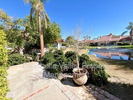 112 Avellino Cir in Palm Desert, CA - Building Photo