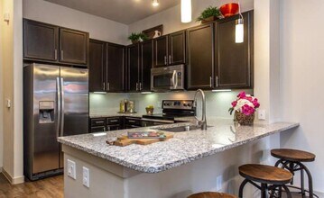 13411 Briar Forest Dr in Houston, TX - Building Photo - Building Photo