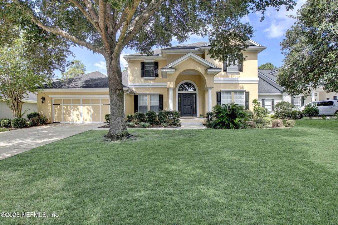 1761 Highland View Dr in St. Augustine, FL - Building Photo