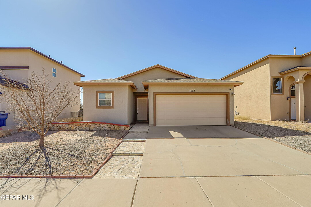 7152 Mesquite Tree Ln in El Paso, TX - Building Photo