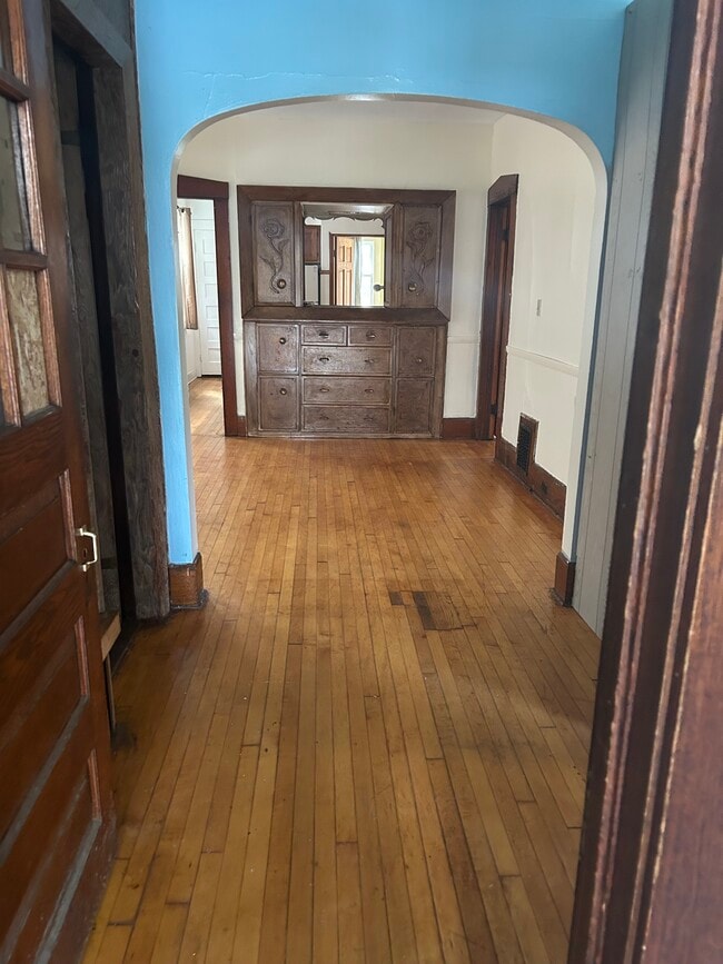 property at 3131 N Bartlett Ave