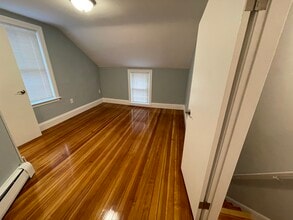 309 Highland Ave, Unit R in Somerville, MA - Foto de edificio - Building Photo