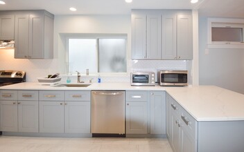 142 Salisbury Rd, Unit 1 in Brookline, MA - Building Photo - Building Photo