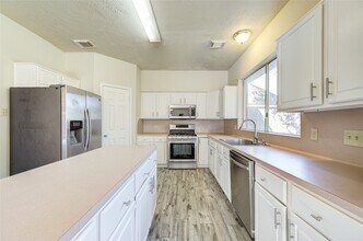 13030 Richmond Ave in Houston, TX - Building Photo - Building Photo