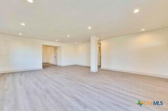 214 Jackman St in San Marcos, TX - Building Photo - Building Photo