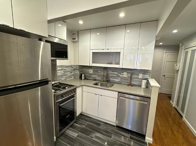 property at 1628 2nd Ave