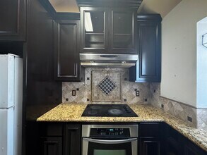 1808 Denmark Ln in Laredo, TX - Building Photo - Building Photo