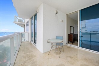 3801 Collins Ave in Miami, FL - Building Photo - Building Photo