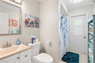 511 SE 18th Ave in Cape Coral, FL - Building Photo