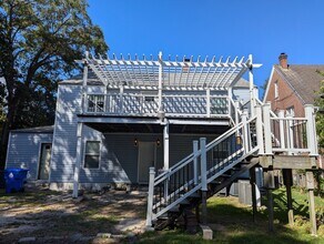 527 Savannah Hwy, Unit B - Upstairs in Charleston, SC - Building Photo - Building Photo