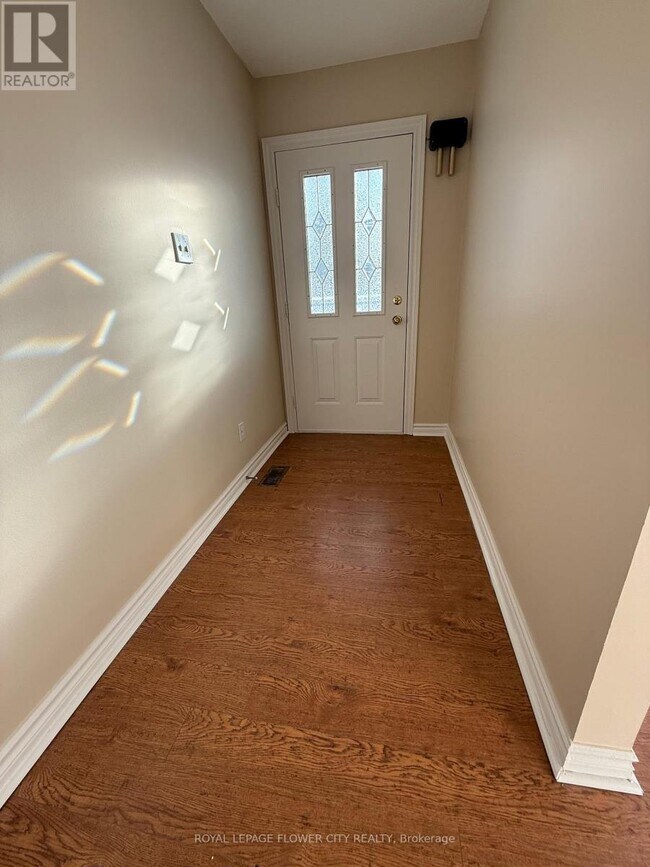 10733 Sixth Line in Halton Hills, ON - Building Photo - Building Photo