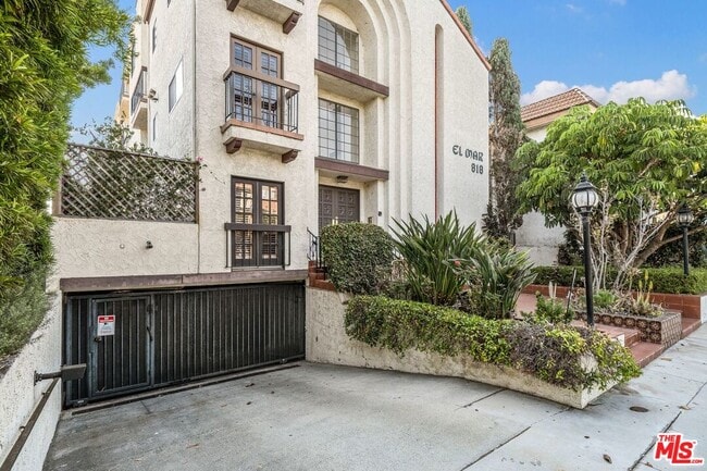 818 6th St in Santa Monica, CA - Building Photo - Building Photo