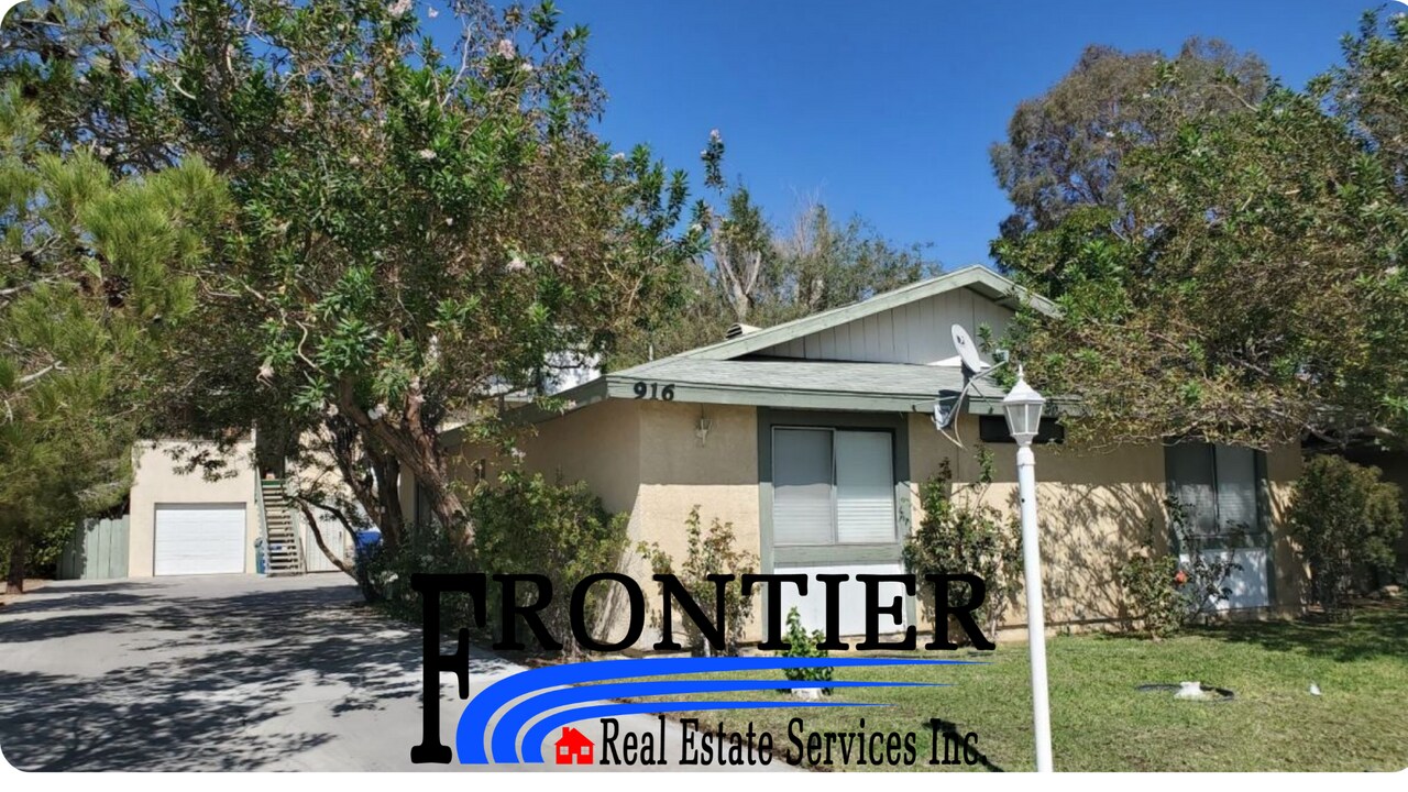 916 W Graaf Ave-Unit -Place #C in Ridgecrest, CA - Foto de edificio