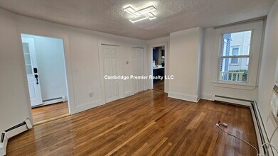 7 Wyatt St in Somerville, MA - Building Photo - Building Photo