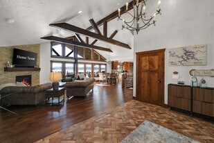 201 Shady Ozark Ln in Sunrise Beach, MO - Building Photo