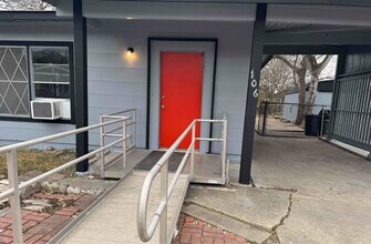 106 Galaxy Dr in San Antonio, TX - Foto de edificio - Building Photo