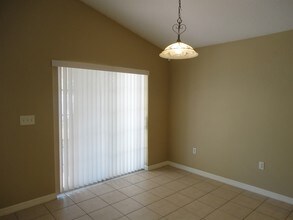 2722 Billingham Dr in Land O Lakes, FL - Foto de edificio - Building Photo