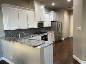 10557 Chaucer Hill Ln in Irving, TX - Building Photo - Building Photo