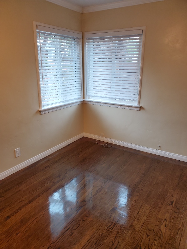 421 N Ditmar St in Oceanside, CA - Foto de edificio - Building Photo