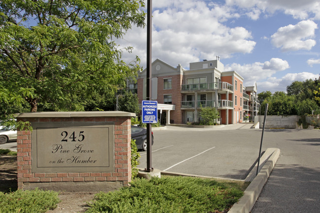 Pinegrove On The Humber in Vaughan, ON - Building Photo - Building Photo