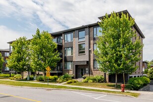 470 De La Belle-Dame Av in La Prairie, QC - Building Photo
