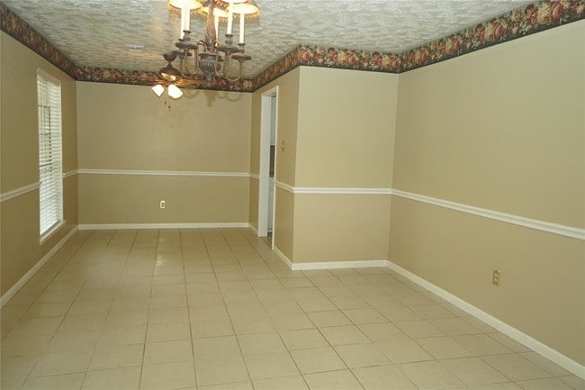16614 Cairnway Dr in Houston, TX - Building Photo - Building Photo