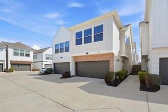 1106 Yellow Pl in Houston, TX - Building Photo - Building Photo