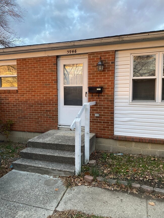 property at 3946 La Rosa Dr
