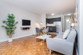 3630 Promenade Sir-William-Osler, Unit SI ID1261797P in Montréal, QC - Building Photo - Building Photo