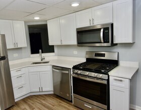 10347 Dearlove Rd in Glenview, IL - Building Photo - Building Photo