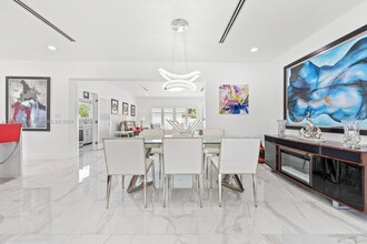 1445 71st St in Miami Beach, FL - Foto de edificio - Building Photo