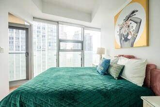 3 Bremner Blvd in Toronto, ON - Building Photo - Building Photo