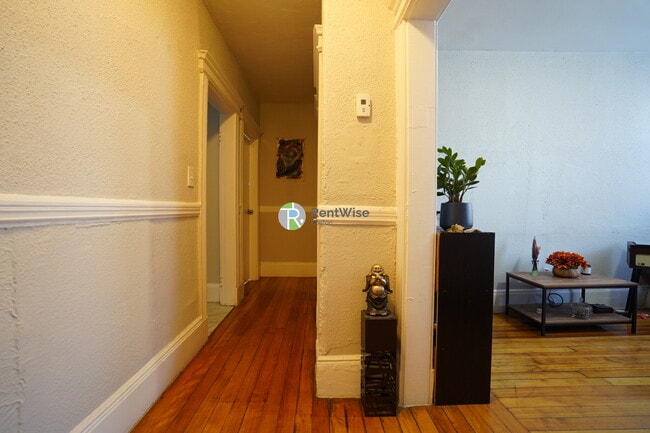 81 Empire St, Unit 4 HT  HW INCL in Boston, MA - Building Photo - Building Photo