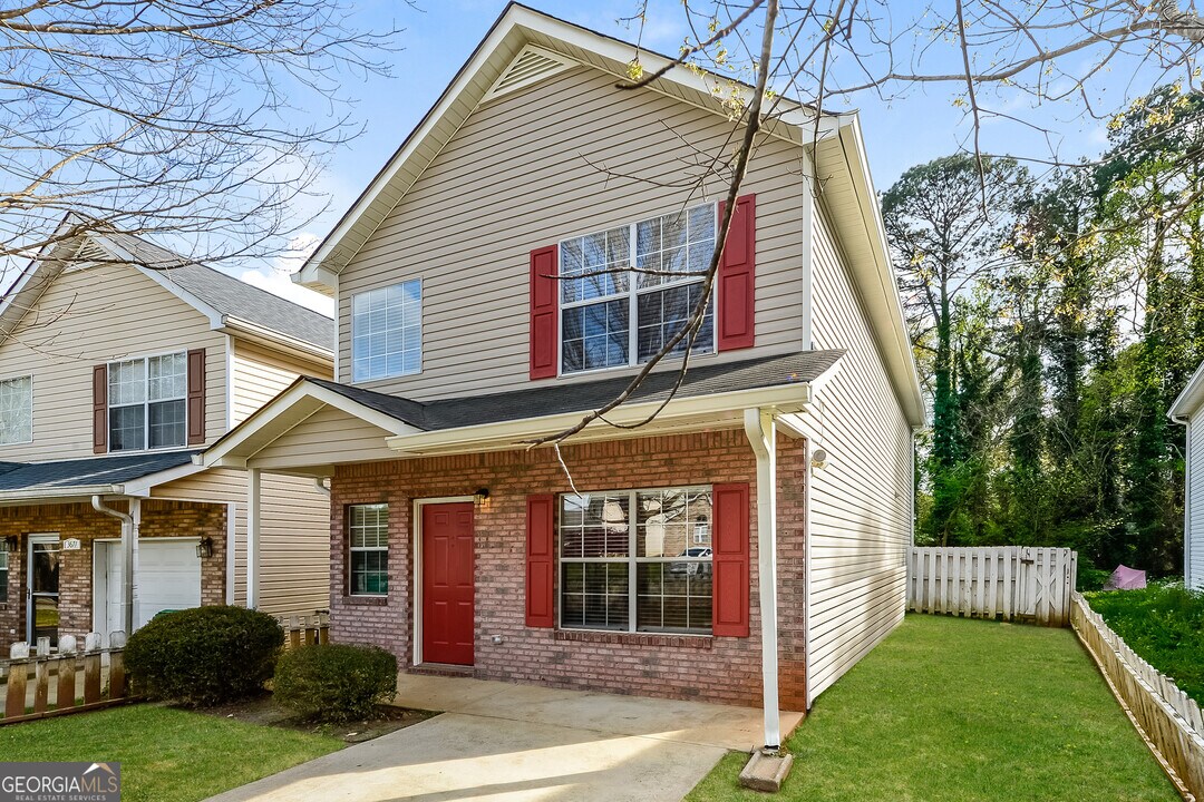 3667 Sapphire Ct in Decatur, GA - Building Photo