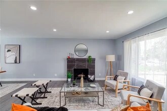 7311 Shoup Ave in West Hills, CA - Foto de edificio - Building Photo