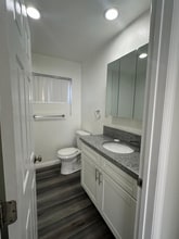 16121 Clark Ave, Unit 2 in Bellflower, CA - Foto de edificio - Building Photo