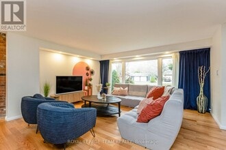 12 Pellan Crescent in Ottawa, ON - Building Photo - Building Photo