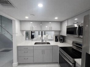 844 W 41st St in Hialeah, FL - Building Photo - Building Photo