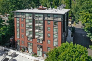 Corbett Heights in Portland, OR - Building Photo