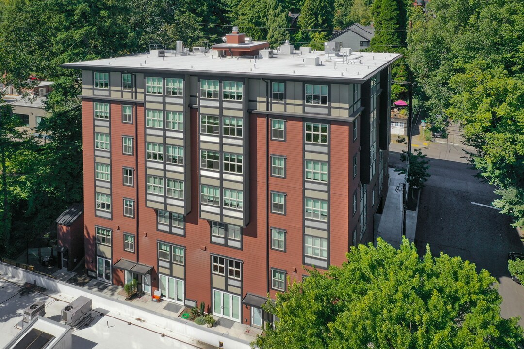 Corbett Heights in Portland, OR - Building Photo