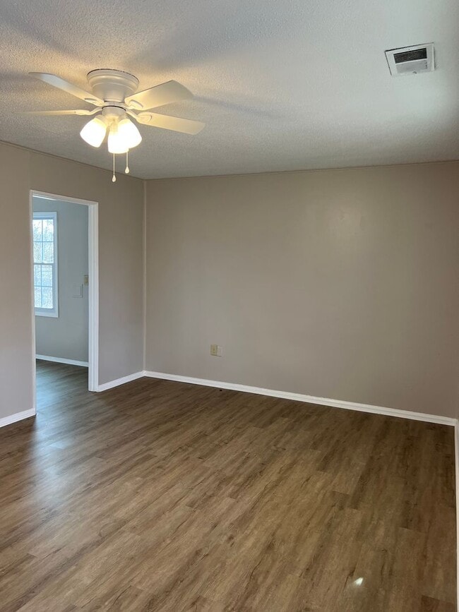 6960 Commander Rd in Millington, TN - Building Photo - Building Photo