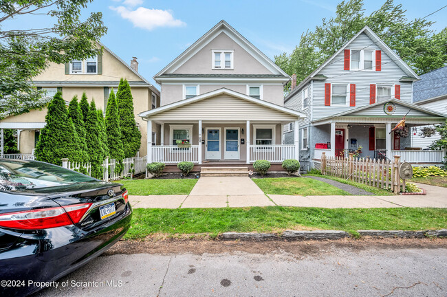 2215-2217 Capouse Ave in Scranton, PA - Building Photo - Building Photo