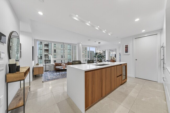 885 Cambie St. in Vancouver, BC - Building Photo - Building Photo