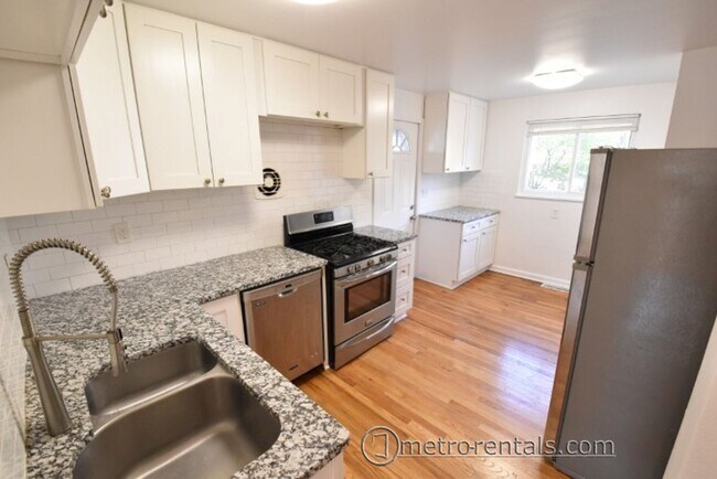 2686-2688-2688 Hibbert Ave in Columbus, OH - Foto de edificio - Building Photo