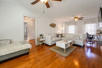 1223 Settlebench Ln in Kennesaw, GA - Foto de edificio - Building Photo