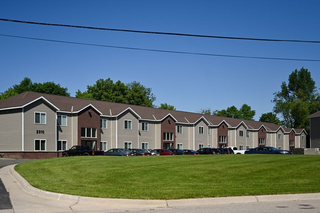 Park Place Apartments in Faribault, MN - Building Photo