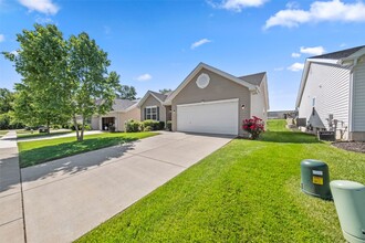 492 Wabash Pl in O'Fallon, MO - Building Photo - Building Photo